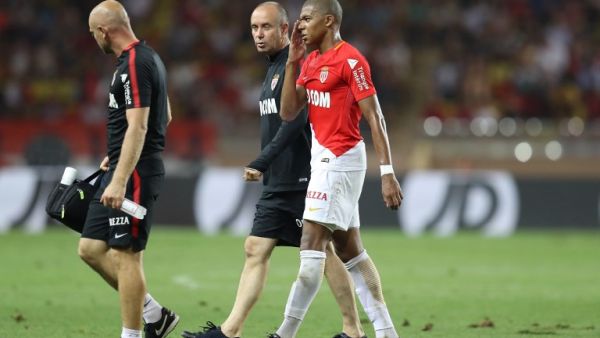 مبابي يغادر المباراة أمام تولوز بداعي الإصابة