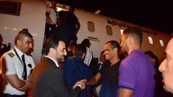 The Iraqi Minister of Youth Abdul-Hussein Abtan thanked the players before they flew from Basra (Photo: @hassaninmubarak)