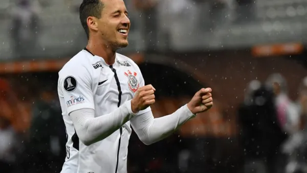 Rodriguinho of Brazil's Corinthians celebrates his goal against Venezuela's Deportivo Lara during their 2018 Copa Libertadores football match at Arena Corinthians stadium, in Sao Paulo, Brazil, on March 14, 2018.
NELSON ALMEIDA / AFP