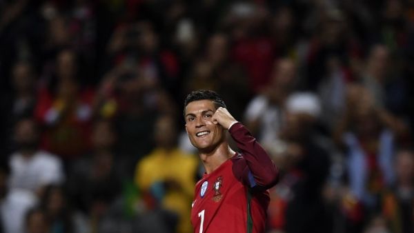 رونالدو يقود البرتغال لفوزٍ جديد ويرفع رصيده إلى 78 هدفاً دولياً