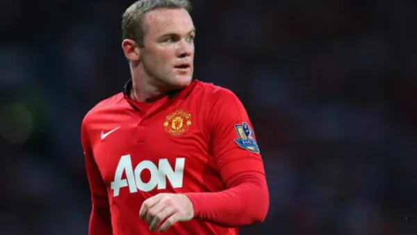 Rooney deserves new bumper contract, says Evra