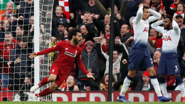 صلاح يتسبب في هدف فوز ليفربول وسط ذهول لاعبي توتنهام