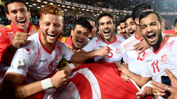 لاعبو تونس يحتفلون بالإنجاز التاريخي
