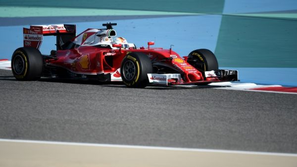 Ferrari's German driver Sebastian Vettel drives during the third practice session at the Sakhir circuit in Manama on April 2, 2016 ahead of the Bahrain Formula One Grand Prix. AFP PHOTO / MOHAMMED AL-SHAIKH
MOHAMMED AL-SHAIKH / AFP