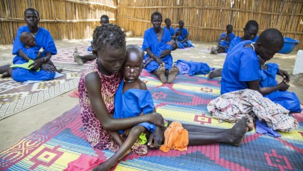 Aid agencies said 100,000 people were affected by the famine, which threatens to affect a further one million people in the coming months.  (AFP/Albert Gonzalez Farran) 