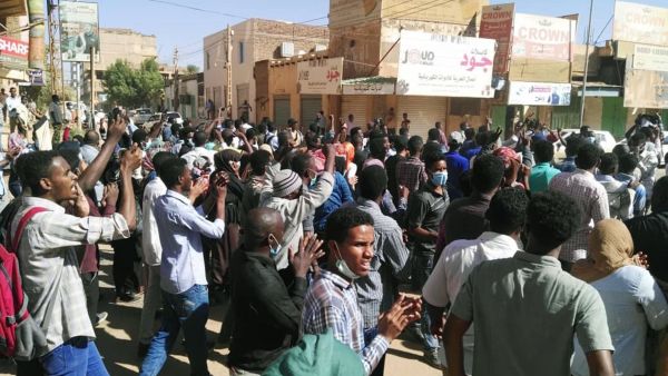 Sudanese protesters overwhelm the streets of Khartoum (AFP)