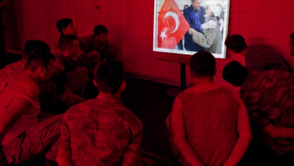 Detainees from the military look upon Erdogan after the failed coup of 2016 (Rami Khoury/Al Bawaba via Stockholm Center for Freedom)