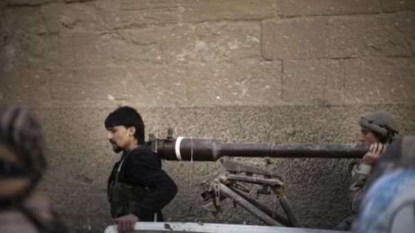 مقاتلون من المعارضة السورية  مقاتلون من المعارضة السورية