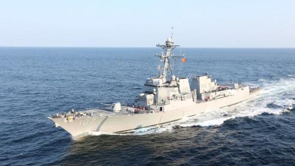 AT SEA, ATLANTIC OCEAN : In this file picture downloaded from the US Navy website, taken on August 2, 2012, the guided-missile destroyer USS Gravely comes alongside the amphibious assault ship USS Kearsarge  for a fueling at sea in the Atlantic Ocean. AFP PHOTO / US NAVY/Tamara Vaughn 