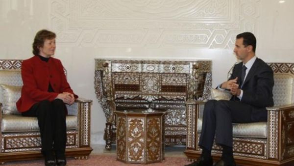 الاسد ملتقيا وفد الحكماء في دمشق/أ.ف.ب