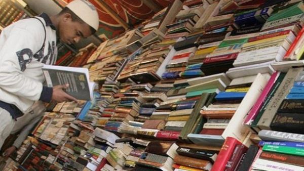 A man browses books at Cairo's International Book Fair, 2007.  (AFP/File)
