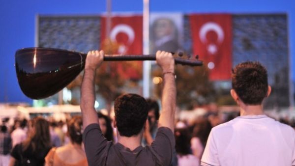 Protestors gather for an anti-government demonstration at Istanbul's Gezi Park, June 19 2013.  (AFP/File)