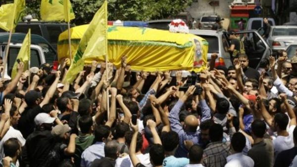 تشييع أحد مقاتلي حزب الله من الذين قتلوا في المعارك بسوريا