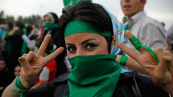 Demonstrators don green after Iran's disputed 2009 presidential election.  (AFP/Atta Kenare)