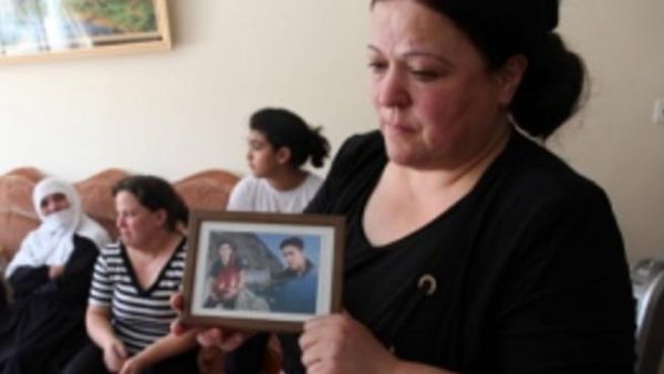 اقرباء للمتهمين من عائلة الشاعر