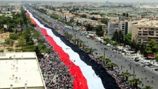 اكثر من مئة معارض سوري لا ينتمون الى احزاب سياسية يجتمعون بدمشق للتوصل الى حل للازمة