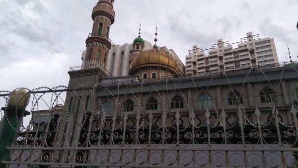 Yan'anlu Mosque in Urumqi, Xinjiang closed off by razor wire. Courtesy of Dr. Joanne Smith Finley