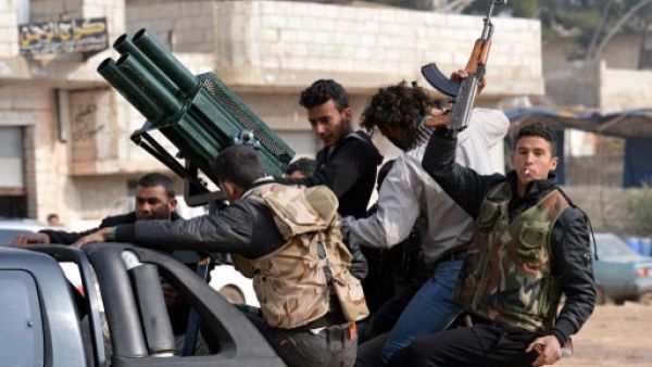 مقاتلون من المعارضة يستحوذون على اسلحة ثقيلة/أ.ف.ب