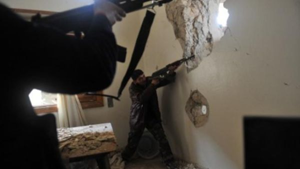مقاتل من المعارضة في حلب/أ.ف.ب