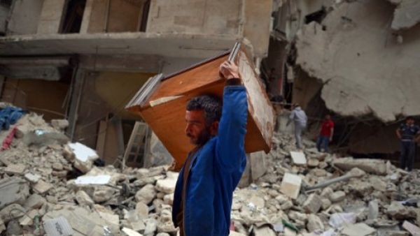 أسعار السلع الأساسية في حلب مثل الخبز والوقود ارتفعت بشكل حاد