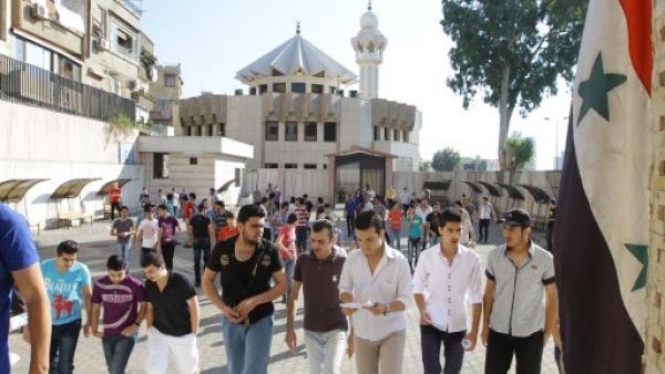 طلبة سوريون في دمشق ينهون امتحان البكلوريا/أ.ف.ب