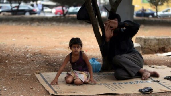 سوريون في حديقة ببيروت/أ.ف.ب