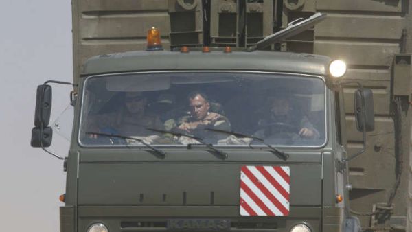 سكان مدينة دير الزور يعانون من نقص في الأدوية والأطباء