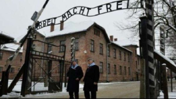 بوادر الأزمة الدبلوماسية بين إسرائيل وبولندا ظهرت بسبب "قانون المحرقة"