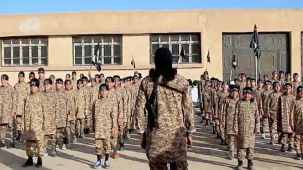 اعتقال الاف الاطفال وتعرضهم غالبا للتعذيب في اطار عمليات مكافحة الجماعات المتطرفة 