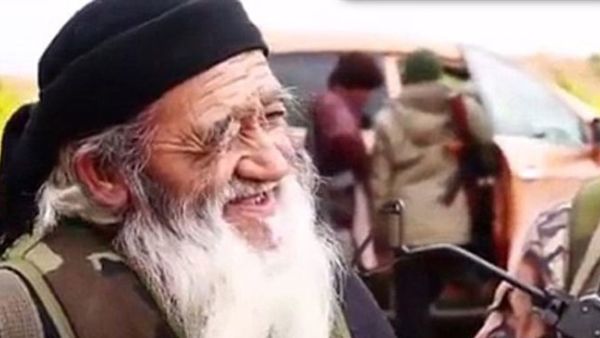 شيخ صيني في الثمانين من عمره اكبر عناصر داعش سنا