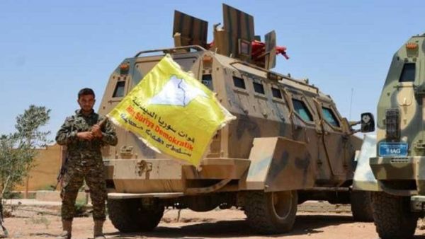 مقاتل من قوات سوريا الديمقراطية