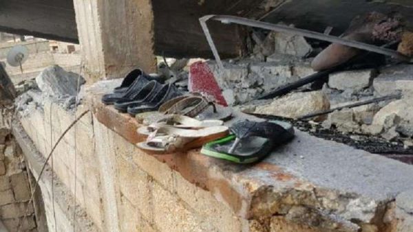 منزل مدمر في قرية معبطلي كانت تسكنه عائلة مؤلفة من خمسة أشخاص