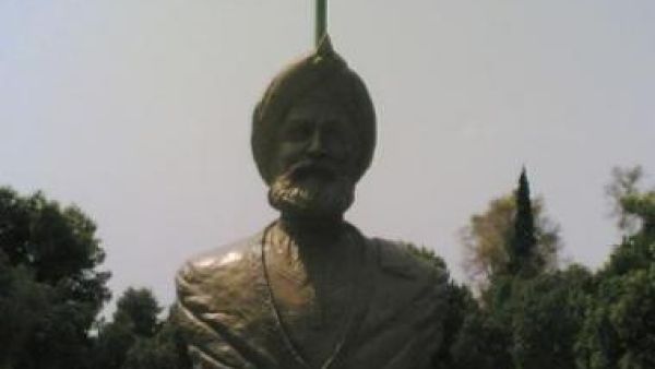 تمثال الخليفة العباسي هارون الرشيد