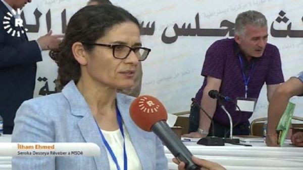  إلهام أحمد الرئيسة المشتركة لمجلس سوريا الديمقراطية