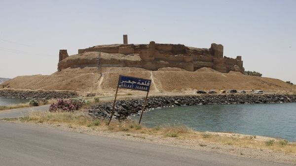 ضفاف بحيرة الأسد