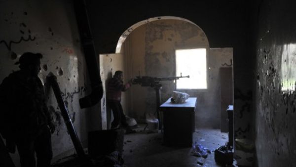 مقاتل من المعارضة في حلب/أ.ف.ب