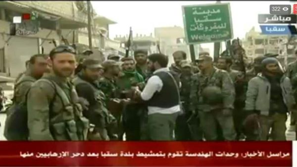 أكثر من 20 ألف شخص غادروا الغوطة الشرقية عبر مدينة حمورية منذ بداية يوم الأحد.
