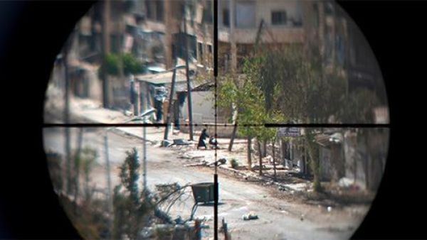  القناصة يكسبون علب سجائر عندما يصيبون اكبر عدد من الاهداف