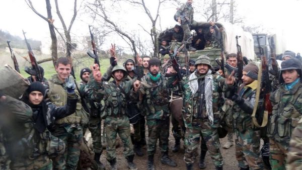 جنود من الجيش السوري في بلدة ربيعة بريف اللاذقية الشمالي