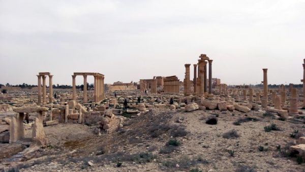 This file photo taken on April 7, 2016 shows Russian army sappers check for mines in the ancient Syrian city of Palmyra. (AFP/Max Delaney)