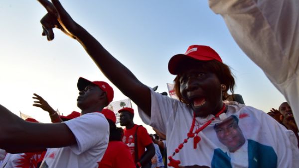 Samura Kamara gestures during a campaign ahead of the country's general election in Sierra Leone (AFP/File Photo)
