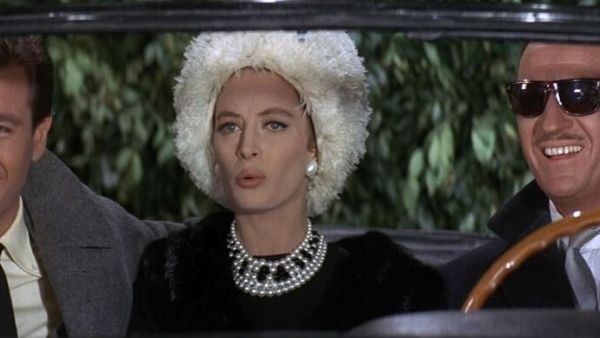 L’Ecole has joined forces with Cinema Akil to showcase famous jewel hunt movies in the outdoors