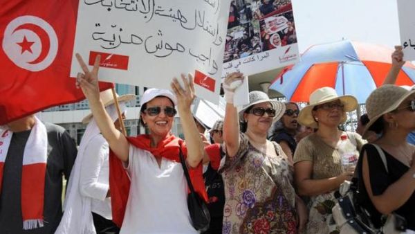 رئيس الوزراء التونسي يعلن استقالته 