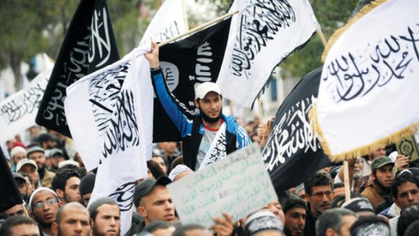 شهدت تونس خلال الأسبوع الجاري تحركات عنيفة للتيار السلفي