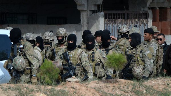 Tunisian soldiers during an operation in 2014. (AFP/File)