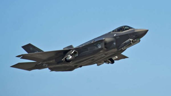 مقاتلة من الجيل الخامس من طراز "F-35" الأمريكية