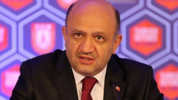  وزير الدفاع التركي فكري إيشيق