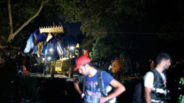 بعد خروج المتظاهرين من الميدان دخلت قوات الأمن حديقة غازي