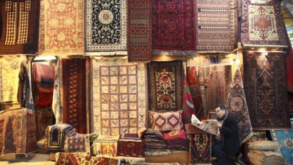 أكد ظافر كاجلايان وزير الاقتصاد التركي أن بلاده تهدف إلى زيادة الاستثمارات المتبادلة بين السعودية وتركيا رغم أحداث الشرق الأوسط 