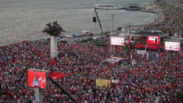 People gather for a rally in Gundogdu Square in Izmir on August 4, 2016, protesting against the failed July 15 military coup attempt, with the participation of Republican People's Party (CHP) leader Kemal Kilicdaroglu (not pictured). (AFP/File)